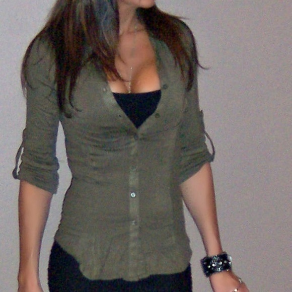 NWT SOFT OLIVE BUTTON COLLAR BLOUSE TOP SMALL - Picture 1 of 6
